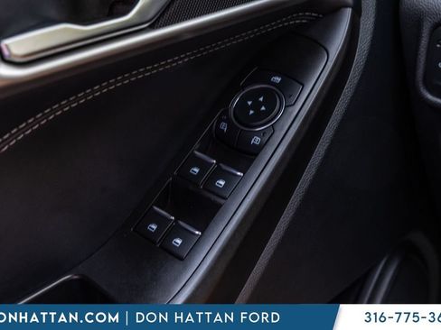 Used 2020 Ford Explorer XLT w/ Equipment Group 202A AWD/4WD image 11