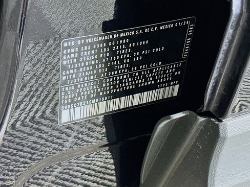 Used 2025 Volkswagen Taos SE image 12