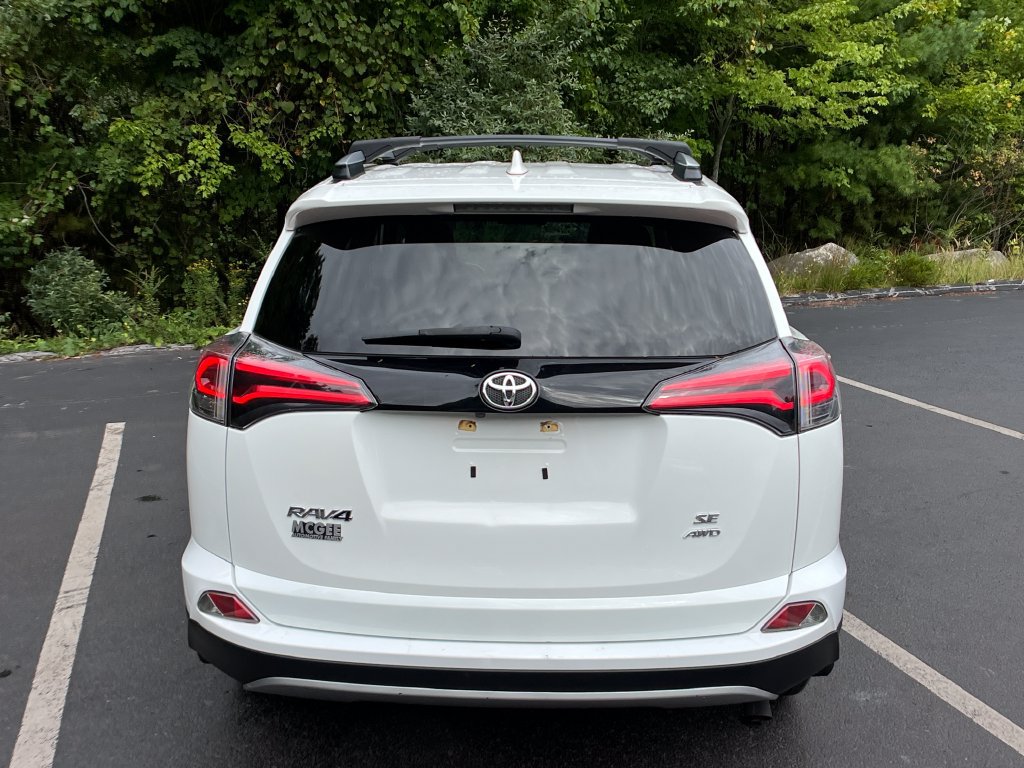 Used 2018 Toyota RAV4 SE w/ Power Extra Value Package AWD/4WD image 4