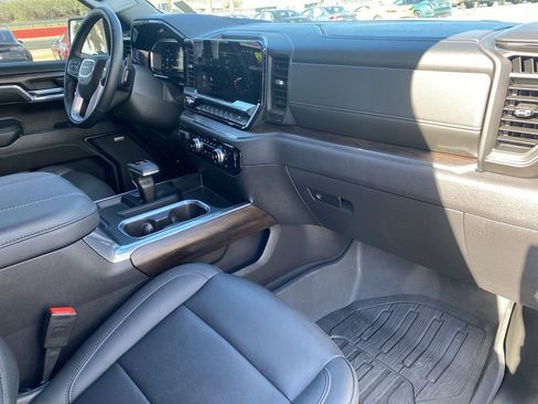 Used 2024 GMC Sierra 1500 SLT w/ SLT Premium Plus Package AWD/4WD image 29