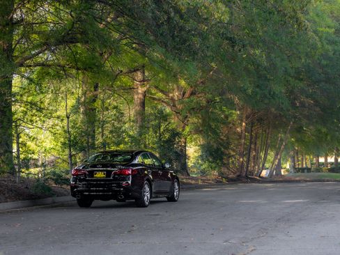 Used 2019 INFINITI Q70 Luxe RWD image 40