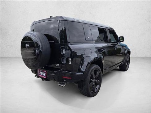 Used 2022 Land Rover Defender 110 V8 AWD/4WD image 5