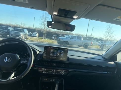 Used 2025 Honda CR-V EX-L image 16