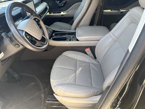 Used 2022 Lincoln Aviator Reserve w/ Equipment Group 201A image 9