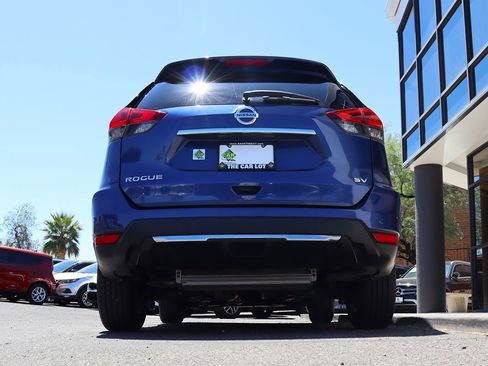 Used 2020 Nissan Rogue SV image 12