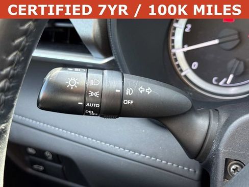 Used 2023 Toyota Highlander LE FWD image 26