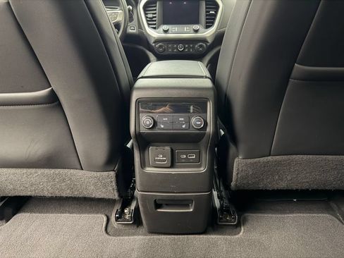 Used 2022 GMC Acadia SLT w/ Technology Package AWD/4WD image 23