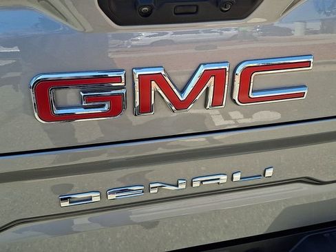 Used 2025 GMC Sierra 1500 Denali w/ Technology Package AWD/4WD image 27