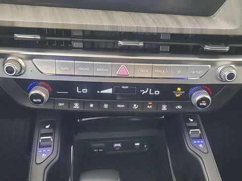 Certified 2024 Kia Telluride EX FWD image 33