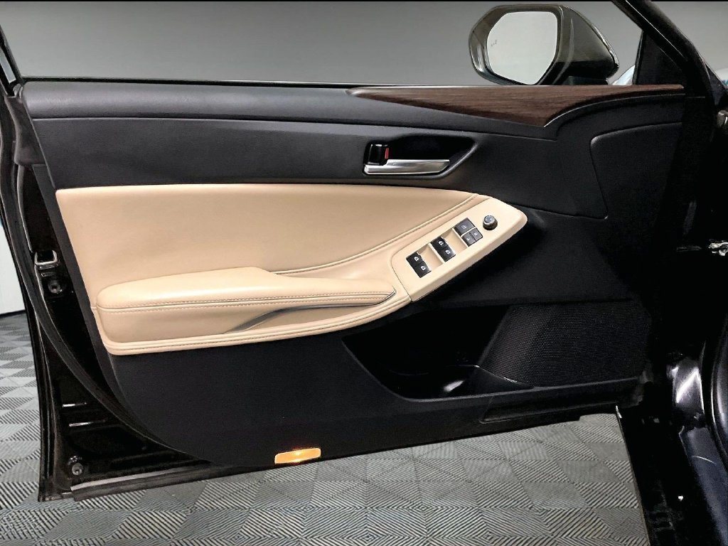 Used 2021 Toyota Avalon XLE AWD/4WD image 9