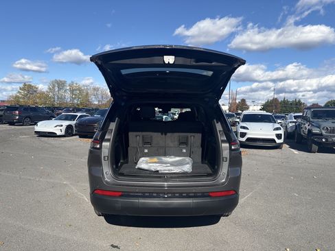 New 2025 Jeep Grand Cherokee L Limited w/ Trailer Tow Package AWD/4WD image 12