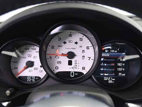 Certified 2019 Porsche 718 Cayman image 31