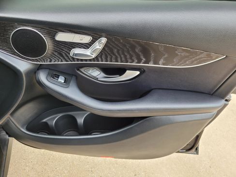 Used 2018 Mercedes-Benz GLC 300 4MATIC image 7