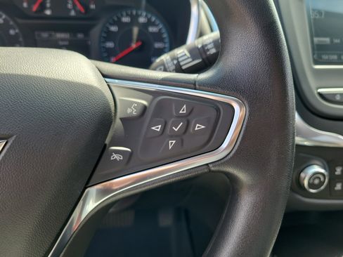 Used 2018 Chevrolet Equinox LT FWD image 24