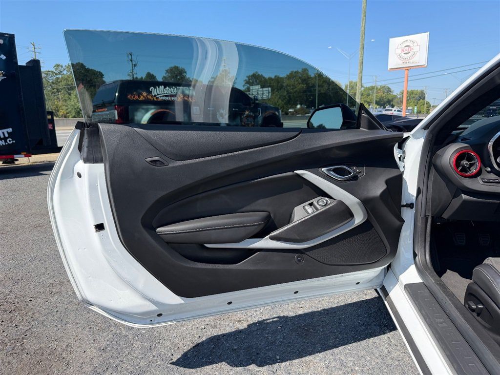 Used 2020 Chevrolet Camaro SS RWD image 15