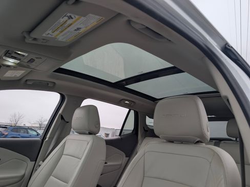 Used 2020 GMC Terrain Denali w/ Denali Premium Package AWD/4WD image 7