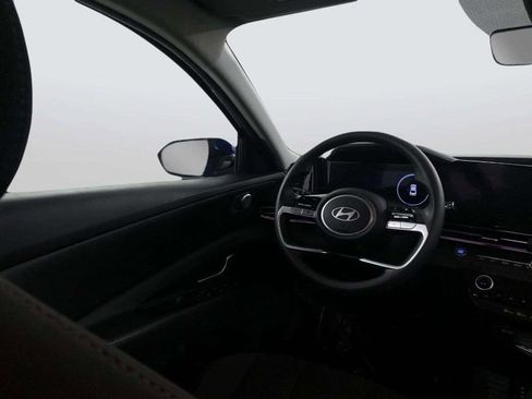 Used 2024 Hyundai Elantra SEL image 21