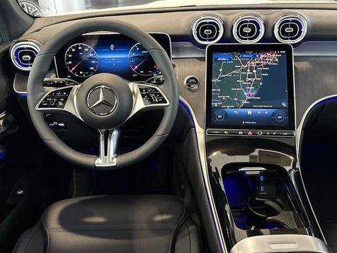 Used 2026 Mercedes-Benz GLC 300 image 28