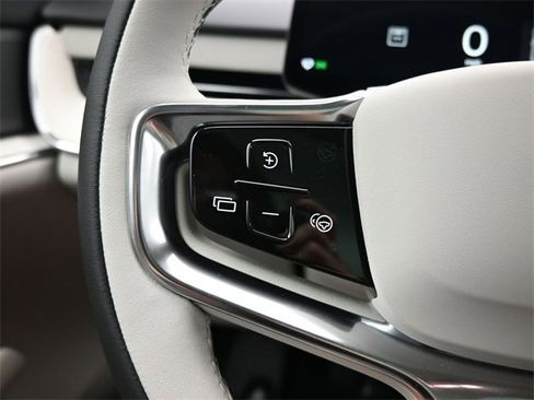 New 2025 Volvo EX90 Plus w/ Protection Package Premier image 24