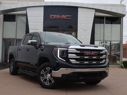 New 2025 GMC Sierra 1500 SLE w/ Preferred Package