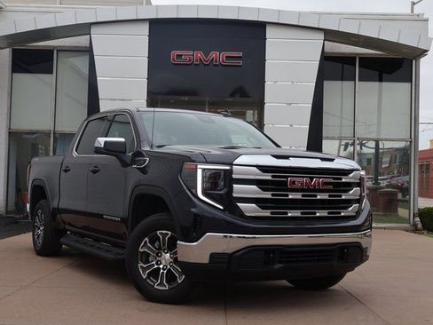 New 2025 GMC Sierra 1500 SLE w/ Preferred Package AWD/4WD image 1