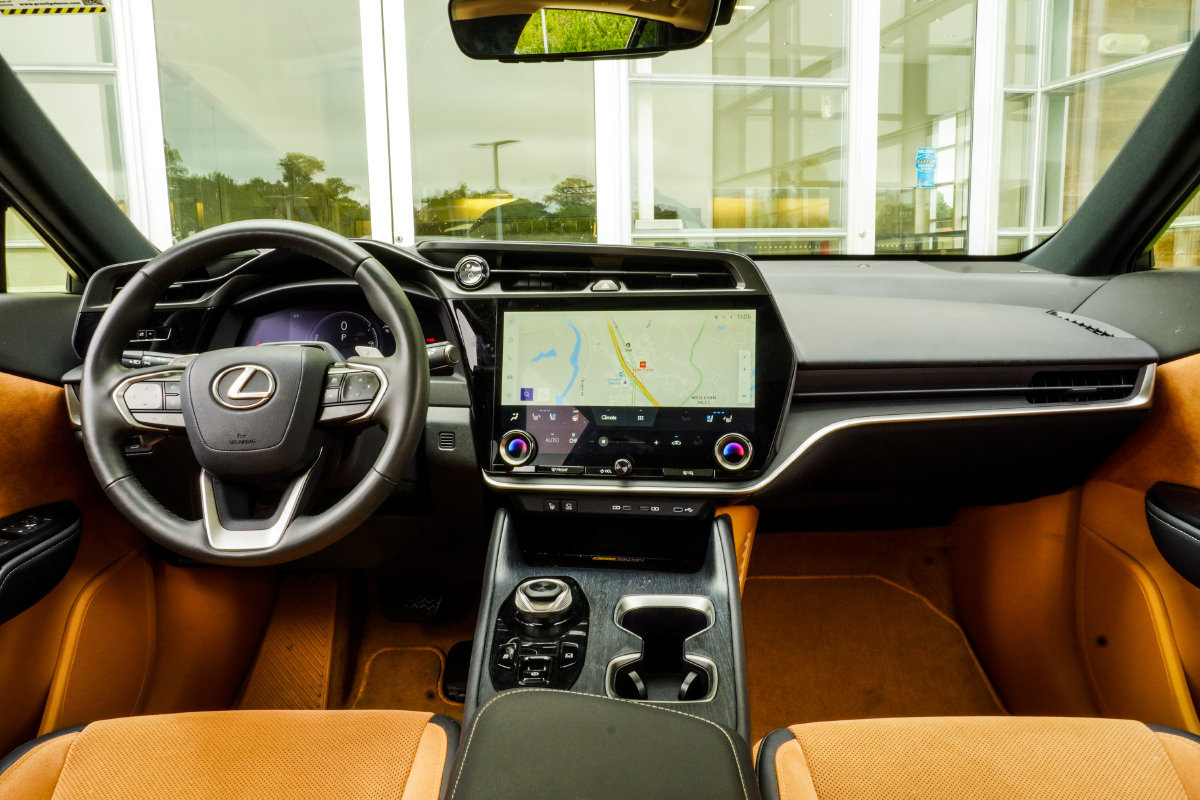 Used 2023 Lexus RZ 450e Premium w/ Cold Area Package AWD/4WD image 5