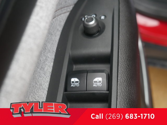 Used 2023 Jeep Compass Latitude AWD/4WD image 23