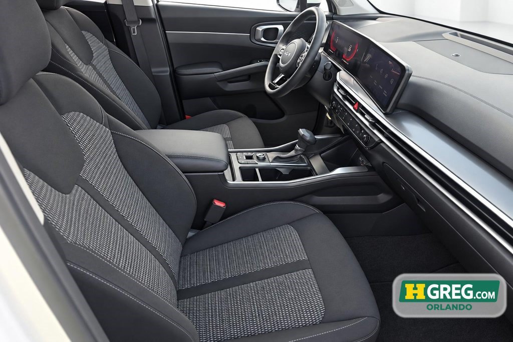 Used 2024 Kia Sorento LX FWD image 11