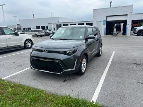 Used 2023 Kia Soul S FWD image 3