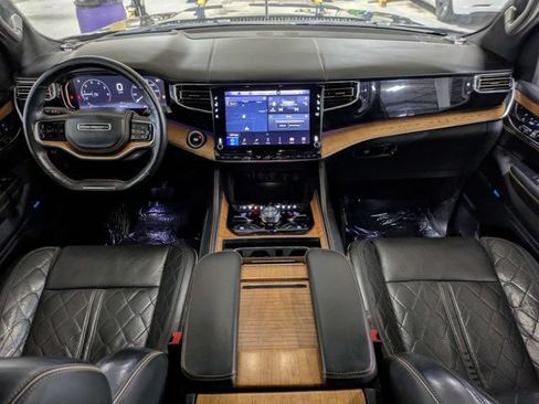 Certified 2022 Jeep Grand Wagoneer Series III w/ Rear Seat Video Group 1 AWD/4WD image 18