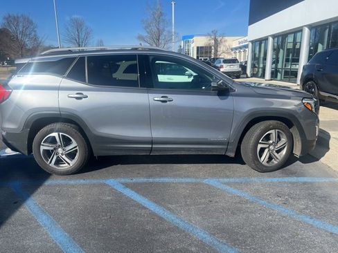 Used 2020 GMC Terrain SLT w/ Preferred Package image 3