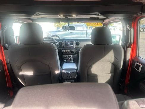 Used 2023 Jeep Wrangler Unlimited w/ Cold Weather Group AWD/4WD image 14