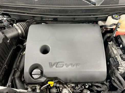 Used 2023 Chevrolet Traverse LT w/ LT Premium Package image 27