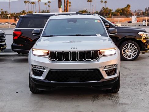 Certified 2024 Jeep Grand Cherokee Limited image 3