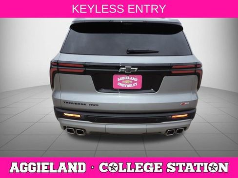 Certified 2025 Chevrolet Traverse Z71 w/ Enhanced Driving Package AWD/4WD image 5