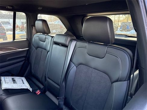 New 2026 Jeep Grand Cherokee Laredo image 27