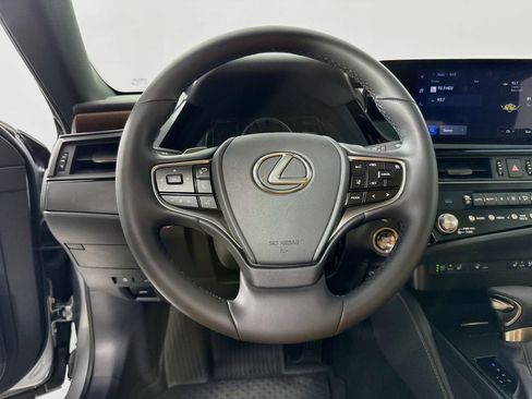 Used 2025 Lexus ES 350 w/ Premium Package FWD image 12