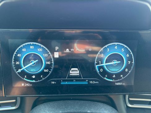 Used 2025 Hyundai Elantra Limited FWD image 18