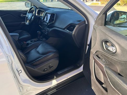 Used 2021 Jeep Cherokee Limited image 19