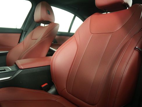 Used 2025 BMW 330i Sedan image 11