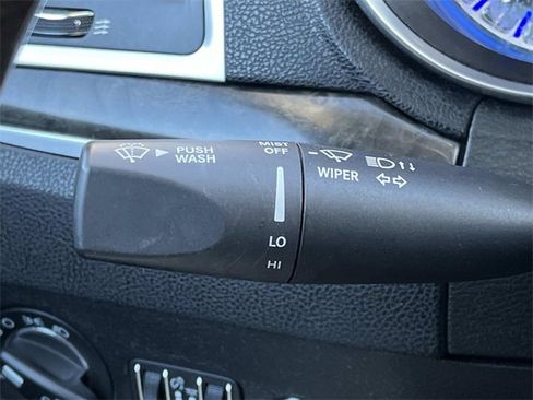 Used 2017 Chrysler 300 C image 39