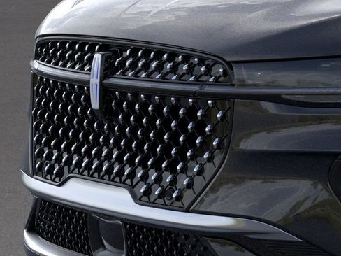 New 2026 Lincoln Nautilus Reserve image 17