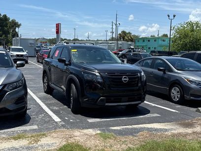 Certified 2025 Nissan Pathfinder SL w/ Black Appearance Package