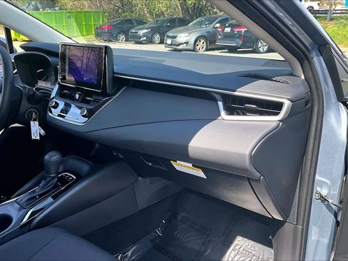 Used 2025 Toyota Corolla LE image 17