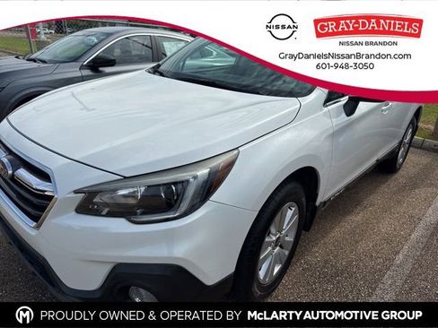 Used 2019 Subaru Outback 2.5i Premium AWD/4WD image 1