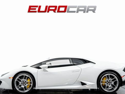 Used 2018 Lamborghini Huracan LP 580-2 RWD image 2