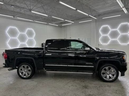 Used 2018 GMC Sierra 1500 Denali w/ Denali Ultimate Package image 3