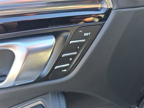 Certified 2024 Porsche Macan image 26