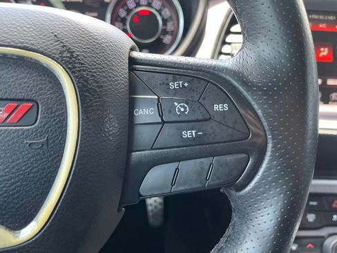 Used 2015 Dodge Challenger R/T RWD image 21