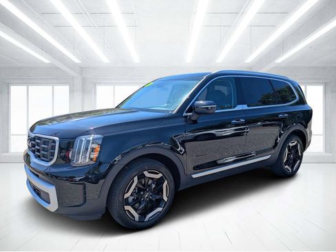 Used 2025 Kia Telluride S FWD image 7